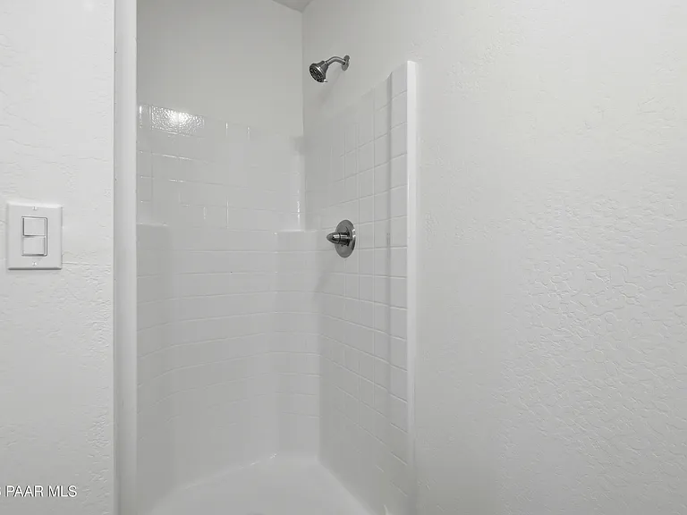 533 W Gurley St #3 — Photo 10
