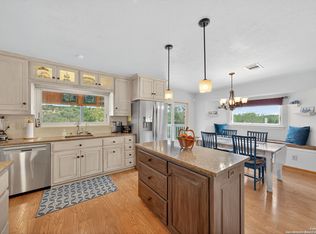 175 Forest Oaks Ln, Lakehills, TX 78063