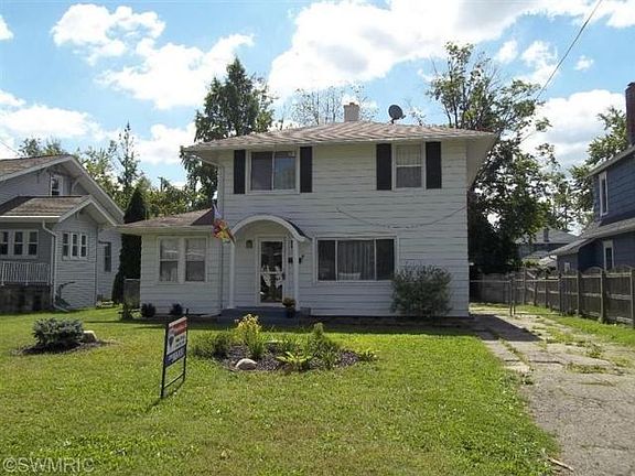 2nd image of 137 Iroquois Ave