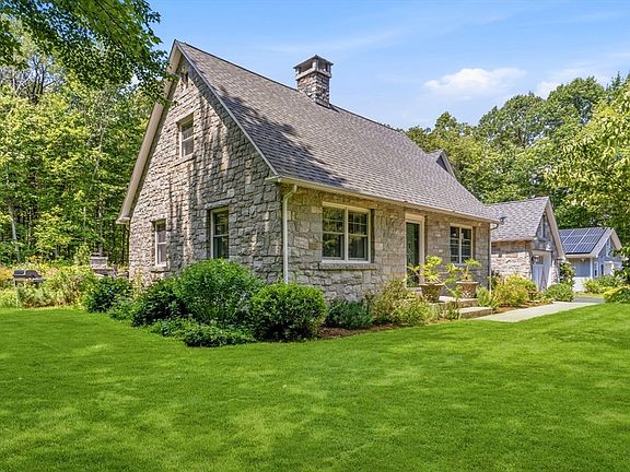 2nd image of 33 Rattle Hill Rd