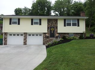 1801 Vernon Dr, Fairmont, WV