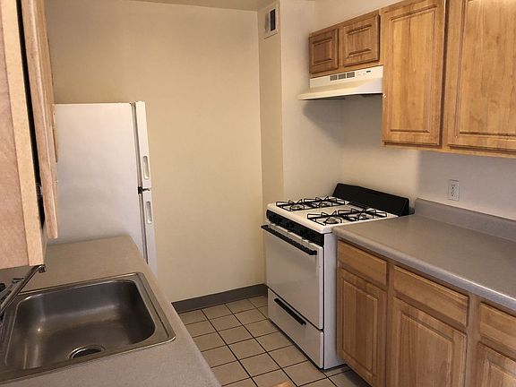 2nd image of 246 W 116th St APT 7D
