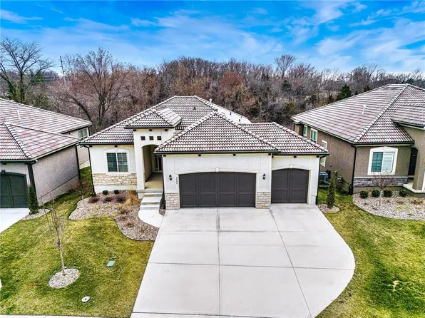 2009 NW Ashurst Dr, Lees Summit, MO 64081