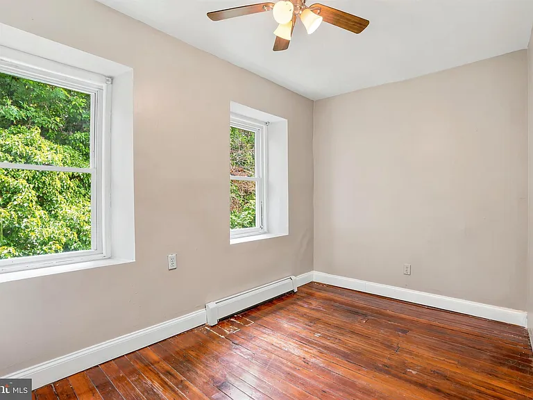 4441 Silverwood St — Photo 10
