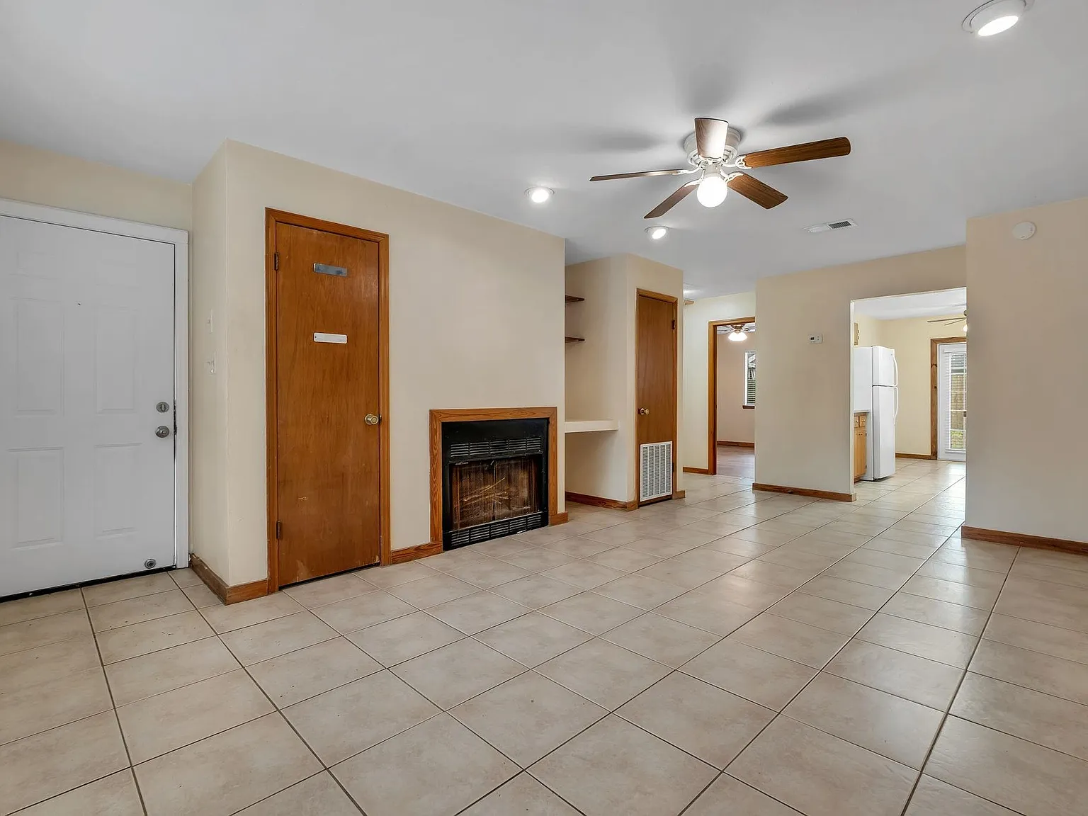 1 bed, 950 sqft, $900 — Photo 3