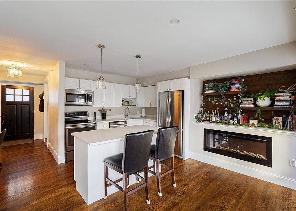 1st image of 94 Russell St #94