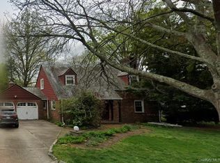 200 Howard Street, East Williston, NY 11596