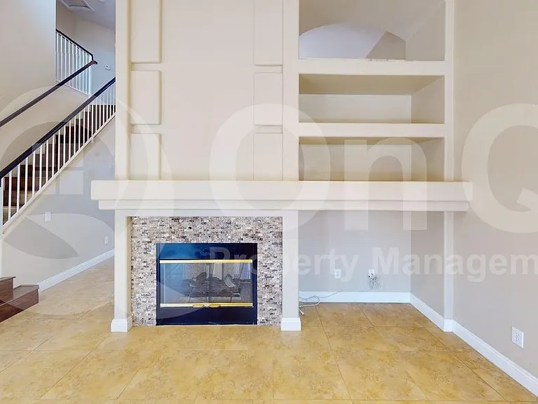 3211 E Behrend Dr — Photo 6