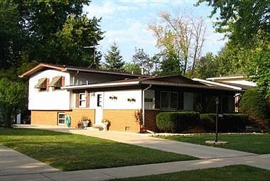 1st image of 806 W Strieff Ln