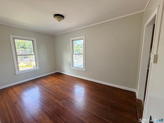 5th image of 188 Maple St