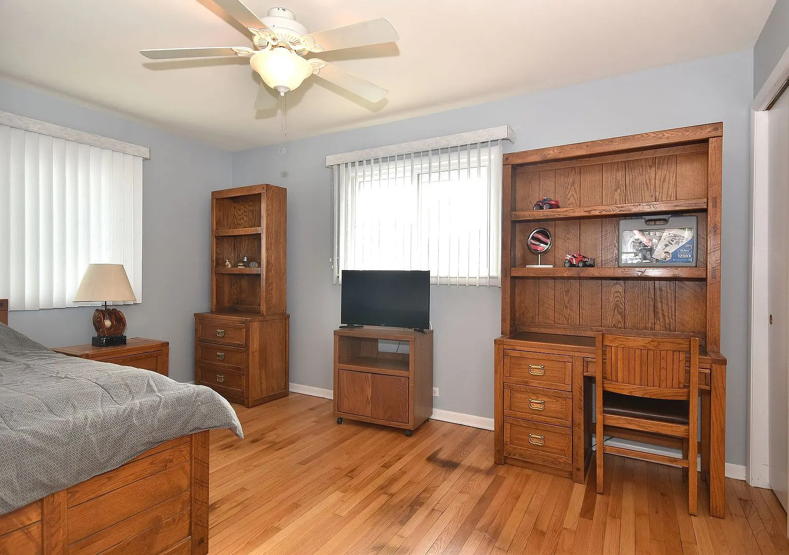 3 bed, 1.5 bath, 1216 sqft, $3,350 — Photo 2