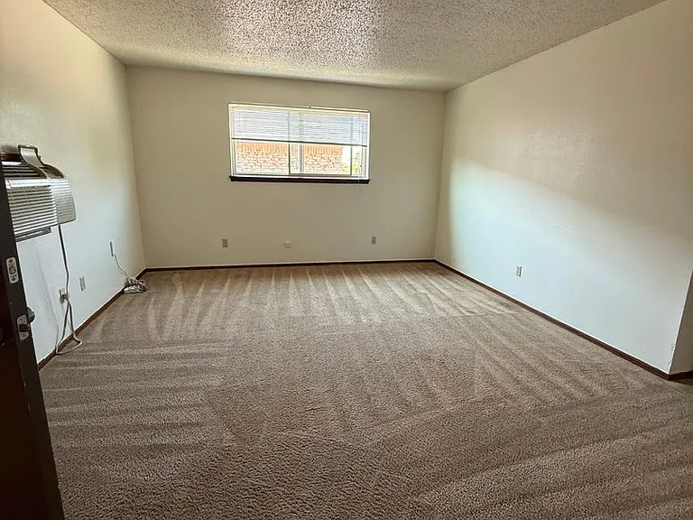 Fox Valley Apartments — Photo 52