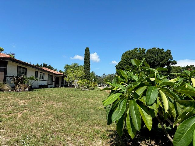 1st image of 2618 Valencia Dr