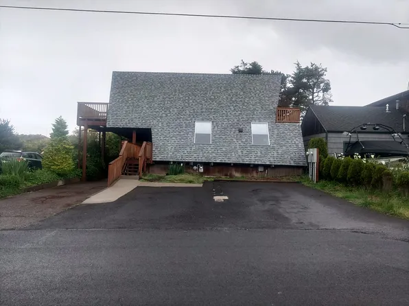 432 NW 56th St, Newport, OR 97365