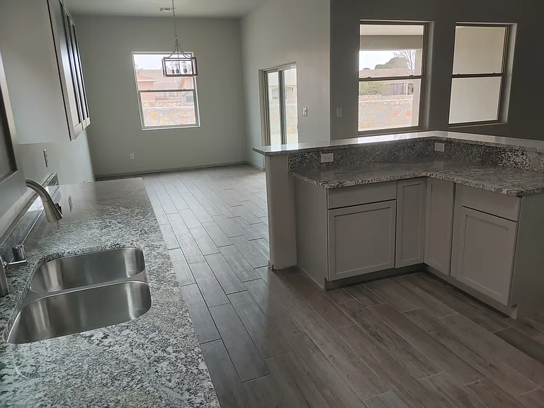 1375 Lenox Ave #1 — Photo 2