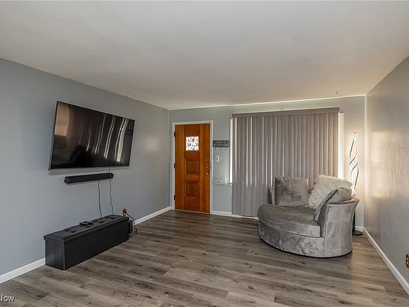 2nd image of 2126 Lincoln Ave