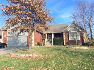 528 S Shira Cir, Haysville, KS 67060