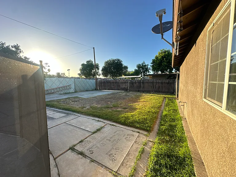 2901 Belhaven St — Photo 47