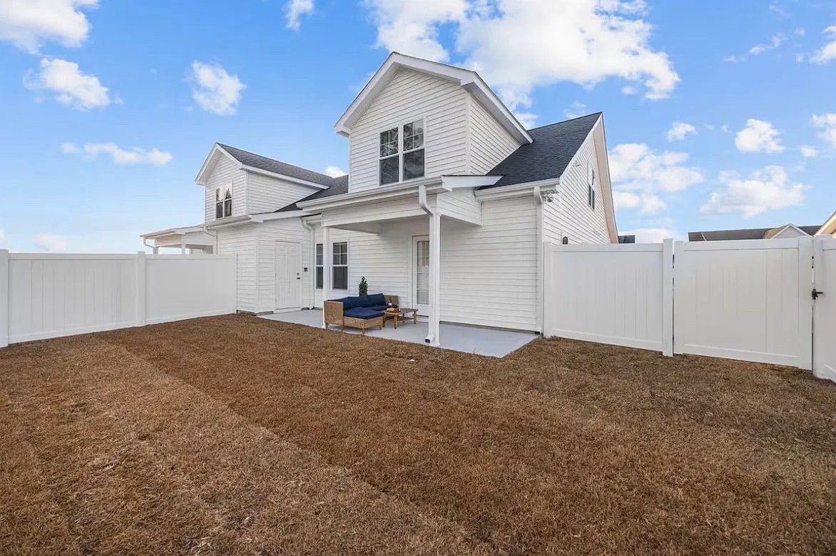 3 bed, 2.5 bath, $1,800 — Photo 3