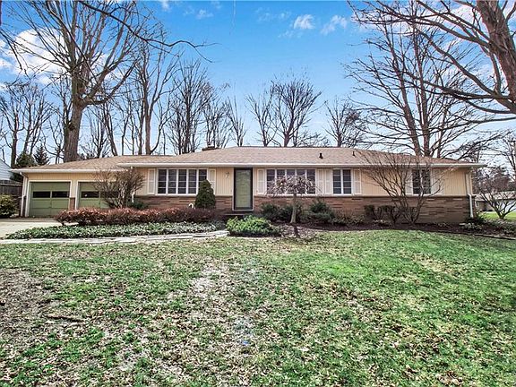 2nd image of 4697 Crestwood Dr