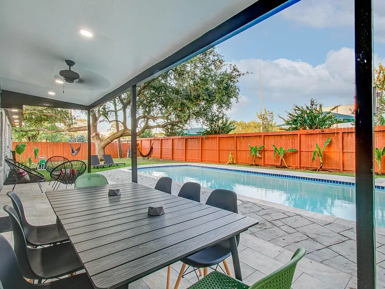 17155 Barcelona Dr — Photo 29