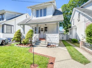 26 Montell St, Staten Island, NY 10302
