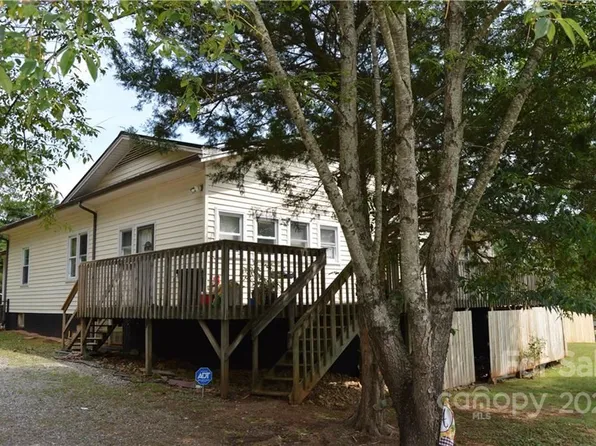 2374 Csi Farm Rd, Hickory, NC 28602