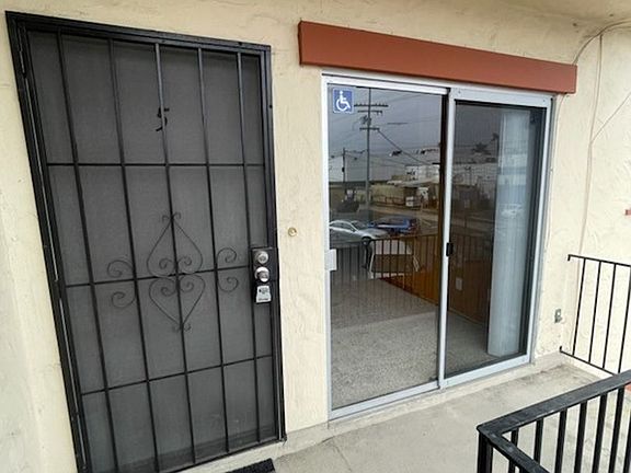 4th image of 1242 Hornblend St APT 5