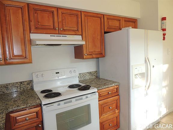 3rd image of 6121 NW 28th Ter