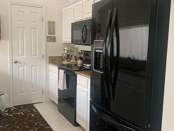 3rd image of 4114 Woodridge Dr