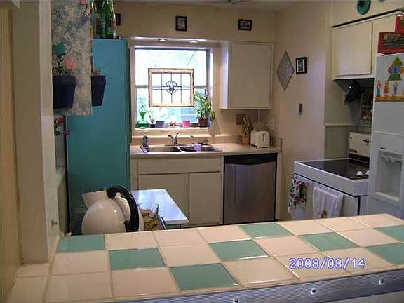 3rd image of 255 Argyle Ct