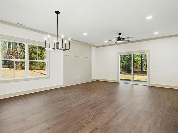 5th image of 410 Pine St