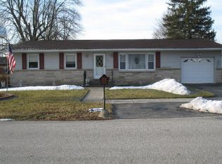 205 E Johnson St, Wolcott, IN 47995