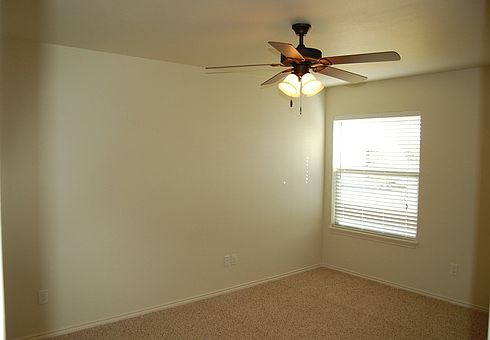 5th image of 6110 79th St Unit B