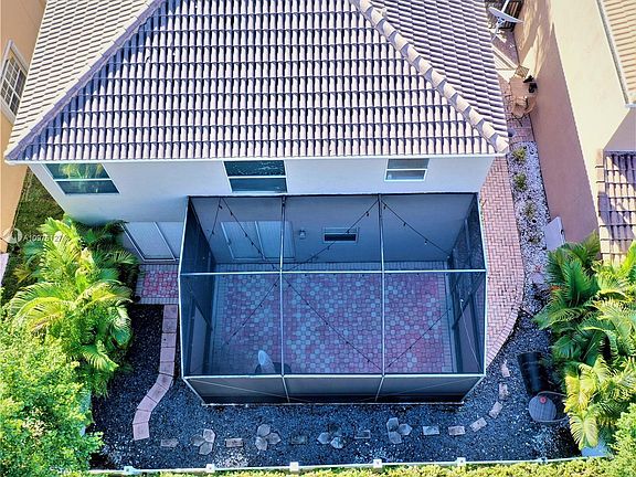 4th image of 11725 NW 1st Ct
