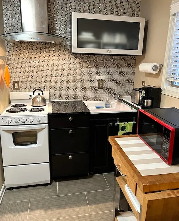 Studio, 2800 sqft, $1,200 — Photo 3