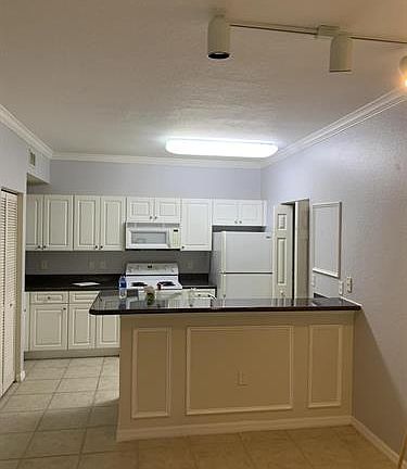 3rd image of 386 SE Rogers Ct #386