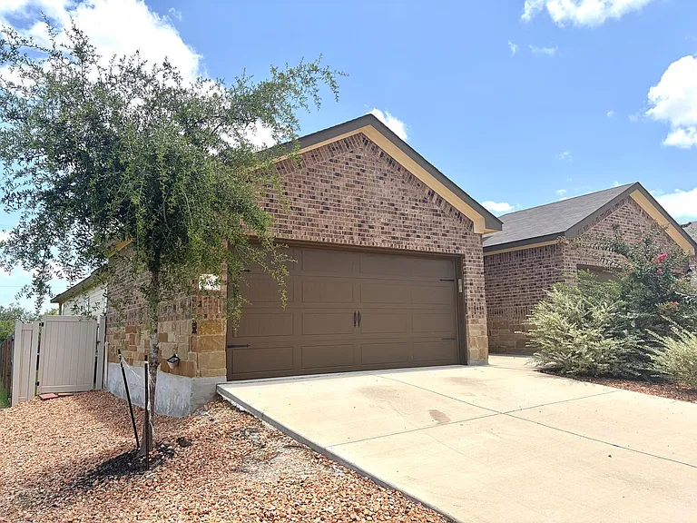 Come live in Knox Ridge! — Photo 23