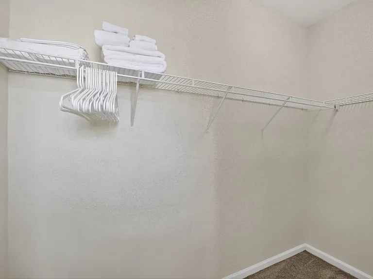 Brittany Commons Apartments — Photo 21