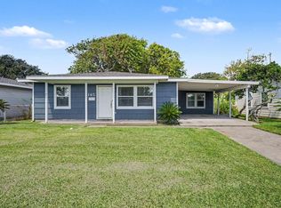145 San Marino Dr, Galveston, TX 77550