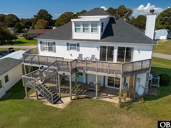3rd image of 162 Edgewater Dr