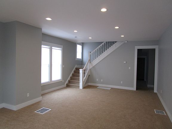3rd image of 3269 N New Jersey St