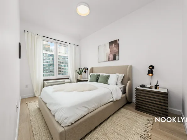 26-04 Jackson Avenue image 8 of 42