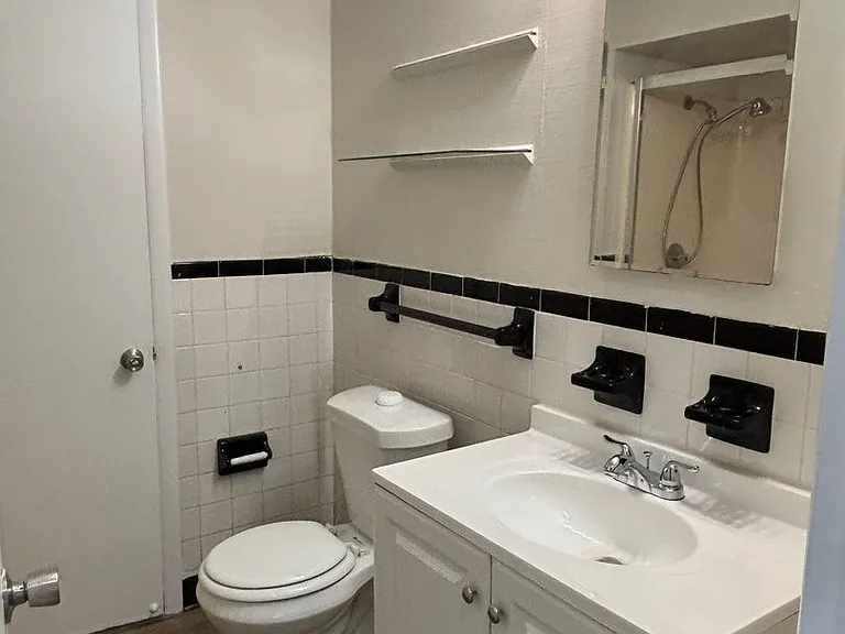 1801 W Meadowview Rd — Photo 13