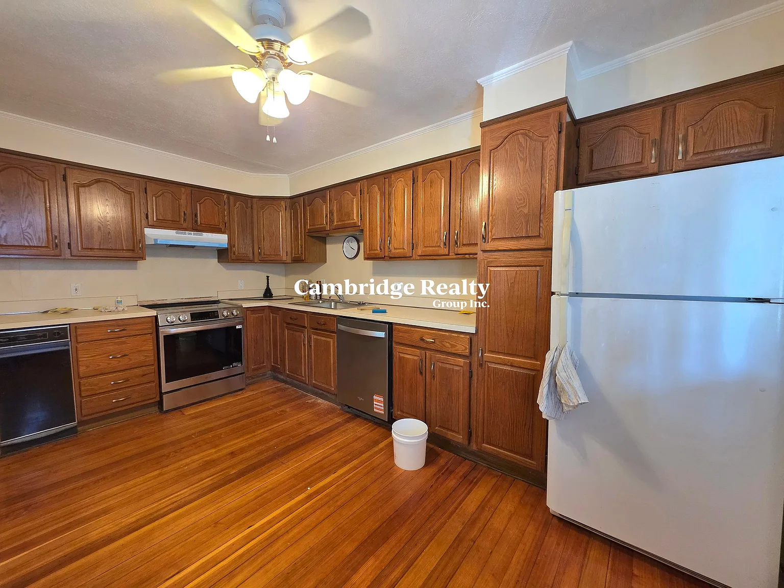 3 bed, 2.0 bath, $3,000 — Photo 2