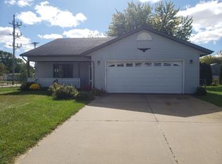 901 Lone Tree Ln, Prairie Du Sac, WI 53578