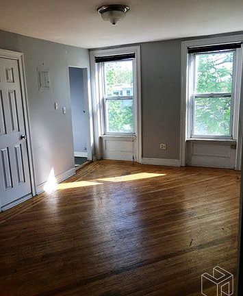 3rd image of 240 13th St APT 3