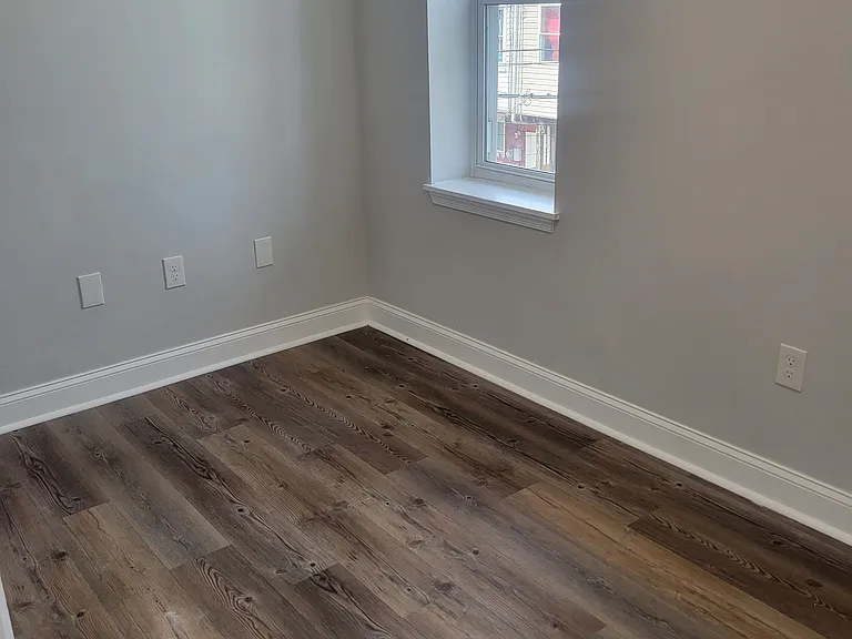 3440 Mount Pleasant Ave — Photo 6