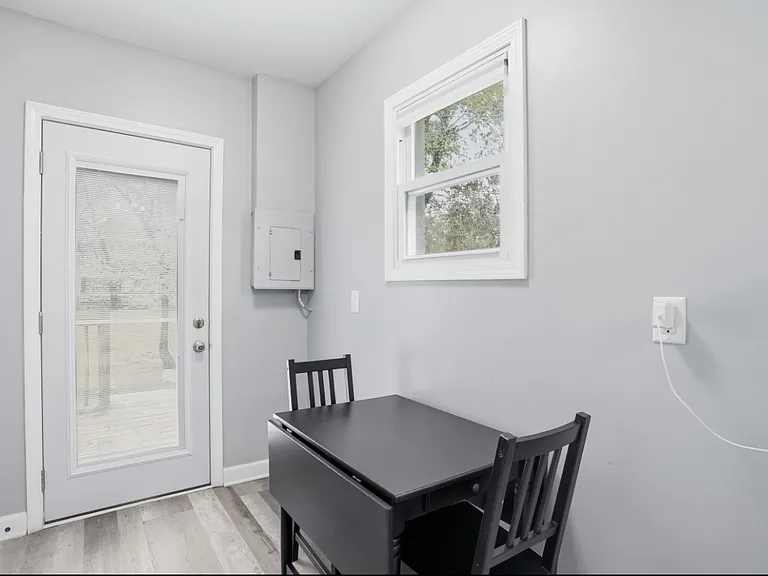 3223 E 35th Pl — Photo 7
