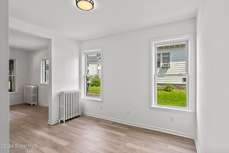 5th image of 2 Plum Avenue